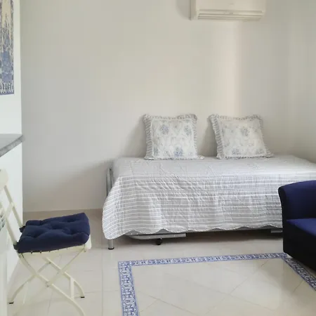Gorgeous Portuguese-style In Town With Views Of Rio Apartamento Portimão